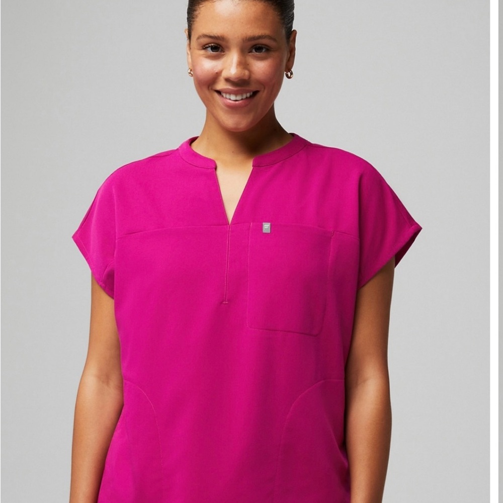 Fabletics Scrub Set - Picture 2 of 2
